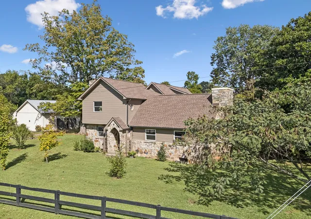 Photo 1 of Single family home for sale at 701 Hafner Rd, Charlotte, TN 37036 | MLS# 3175816 | Listing updated on 2026-09-04