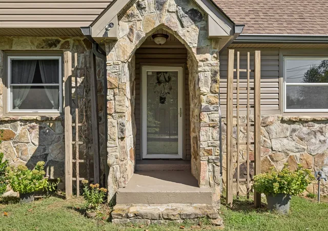 Photo 3 of Single family home for sale at 701 Hafner Rd, Charlotte, TN 37036 | MLS# 3175816 | Listing updated on 2026-09-04