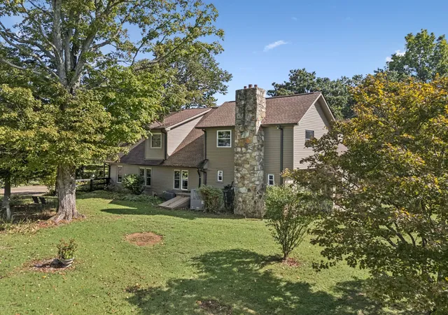 Photo 3 of Single family home for sale at 701 Hafner Rd, Charlotte, TN 37036 | MLS# 3175816 | Listing updated on 2026-09-04