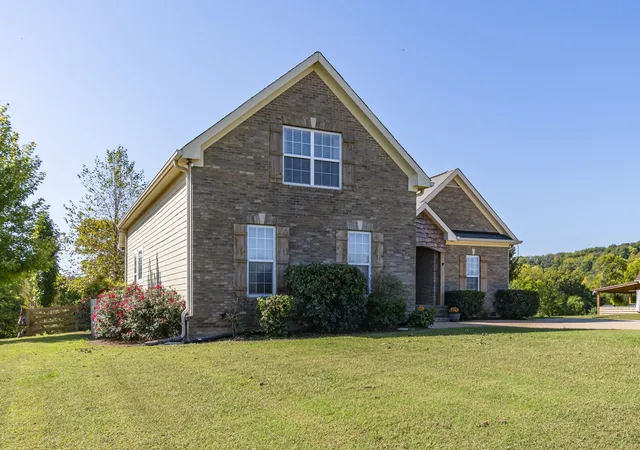 Homes for sale in Culleoka, TN | 1851 Lochlann Dr, Culleoka, TN 38451 | MLS# 3179386