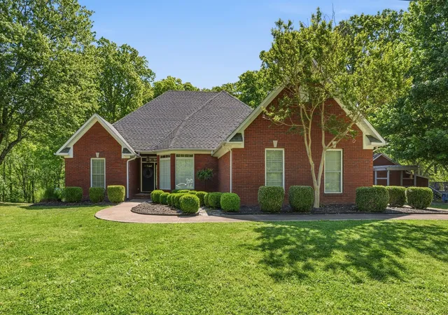 1st image of 920 Hillcrest St, Lawrenceburg, TN 38464 | MLS# 3175880