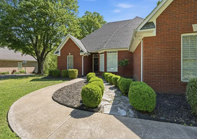 5th image of 920 Hillcrest St, Lawrenceburg, TN 38464 | MLS# 3175880