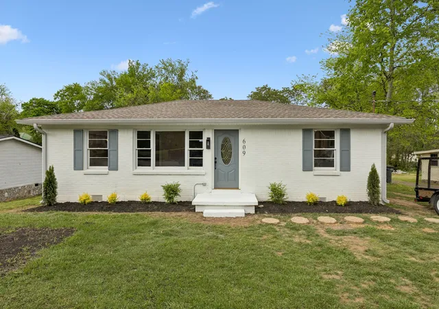 Single Family Residence at 609 East 11th St, Columbia, TN 38401 | MLS# 3175917 |  | Sold on 2026-08-10
