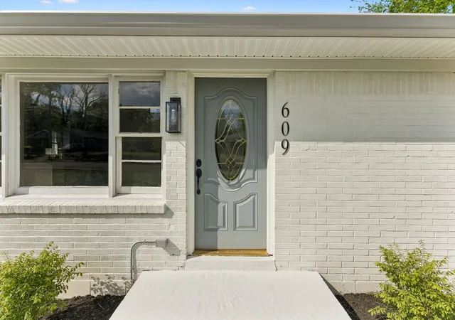 Photo 2 of Single Family Residence at 609 East 11th St, Columbia, TN 38401 | MLS# 3175917 |  | Sold on 2026-08-10