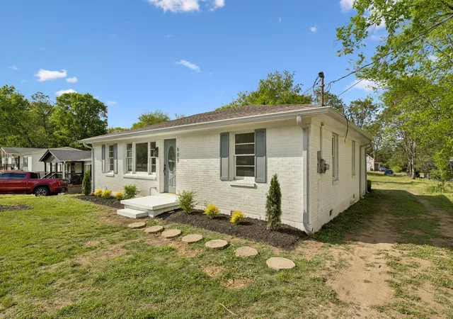 Photo 3 of Single Family Residence at 609 East 11th St, Columbia, TN 38401 | MLS# 3175917 |  | Sold on 2026-08-10