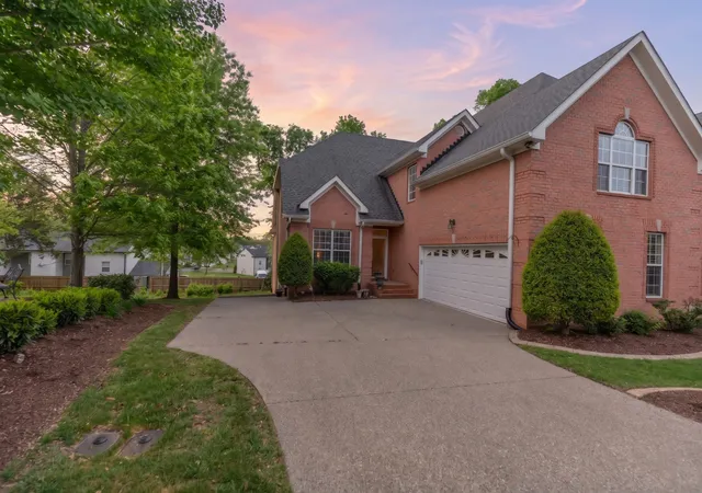 Homes for sale in Hendersonville, TN | 131 Belmont Cir, Hendersonville, TN 37075 | MLS# 3176030