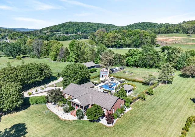 3rd image of 2235 Hidden Cove Rd, Cookeville, TN 38506 | MLS# 3182512