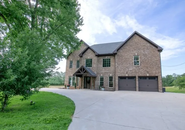 Homes for sale in Greenbrier, TN | 7144 Hall Rd, Greenbrier, TN 37073 | MLS# 3229288