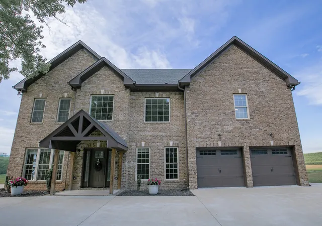 Homes for sale in Greenbrier, TN | 7144 Hall Rd, Greenbrier, TN 37073 | MLS# 3229288
