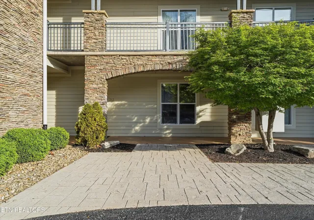 Listing Photo 1 - Condo for sale in building located at 313 Sandpiper Ln, Bean Station, TN 37708 - Unit #