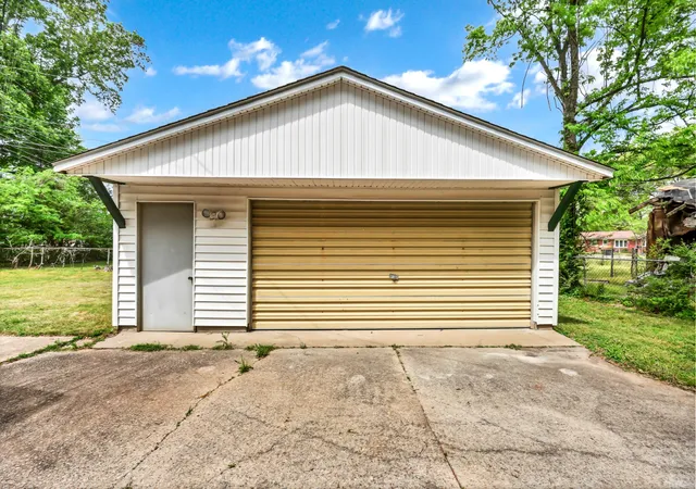 Homes for sale in Clarksville, TN | 62 Bel Air Blvd, Clarksville, TN 37042 | MLS# 3177826