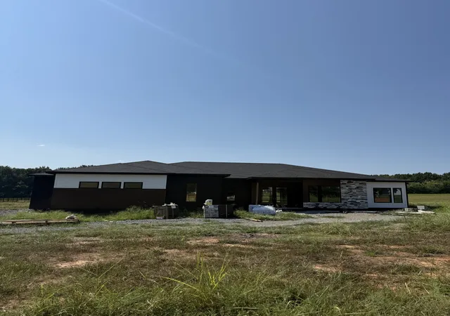 Photo 1 of Single family home for sale at 23 Fawn Meadows, Clarksville, TN 37043 | MLS# 3176177 | Listing updated on 2026-09-21