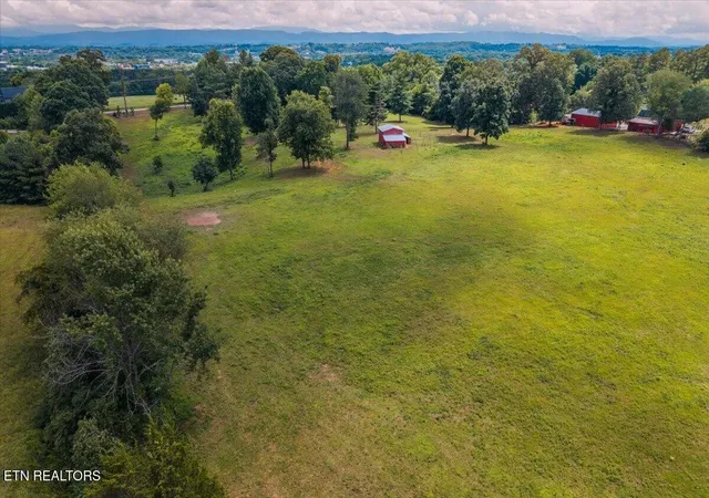 5th image of 429 Old Glory Rd, Maryville, TN 37801 | MLS# 3304471
