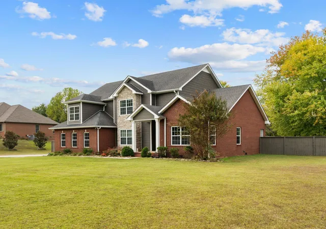 Photo 3 of Single family home for sale at 650 Dixie Bee Rd, Clarksville, TN 37043 | MLS# 3177837 | Listing updated on 2026-09-16