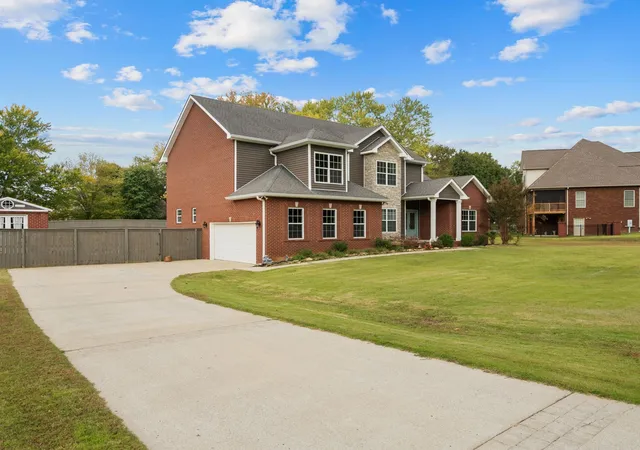 Photo 3 of Single family home for sale at 650 Dixie Bee Rd, Clarksville, TN 37043 | MLS# 3177837 | Listing updated on 2026-09-16