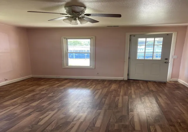 Photo 2 of Single family home for sale at 217 Winchester St, Chattanooga, TN 37405 | MLS# 3255284 | Listing updated on 2026-08-12