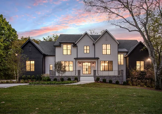 Homes for sale in Nashville, TN | 1209 Otter Creek Rd, Nashville, TN 37215 | MLS# 3226545