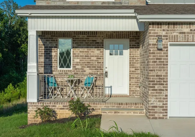2nd image of 973 Bankside Dr, Clarksville, TN 37043 | MLS# 3176415