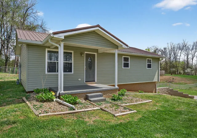 Homes for sale in Sparta, TN | 435 Heather Dr, Sparta, TN 38583 | MLS# 3176311