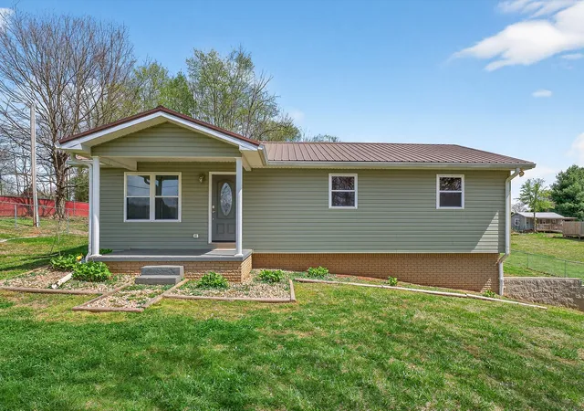 Homes for sale in Sparta, TN | 435 Heather Dr, Sparta, TN 38583 | MLS# 3176311