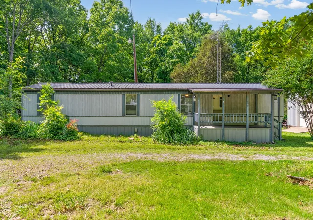 Photo 1 of Manufactured home for sale at 206 Boat Dock Rd, Dover, TN 37058 | MLS# 3186178 | Listing updated on 2026-10-31