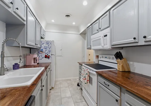 1st image of 5025 Hillsboro Pike #15L, Nashville, TN 37215 | MLS# 3177905