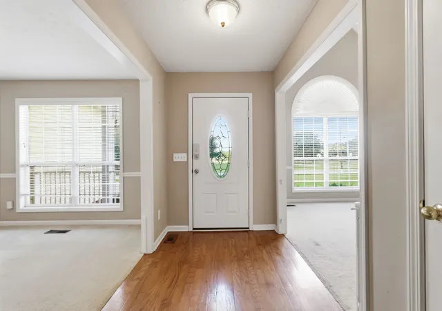 Photo 4 of Single family home for sale at 813 Shun Pike, Cottontown, TN 37048 | MLS# 3176466 | Listing updated on 2026-09-25