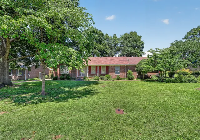 Photo 3 of Single family home for sale at 127 Sherry Cir, Gallatin, TN 37066 | MLS# 3224577 | Listing updated on 2026-07-24