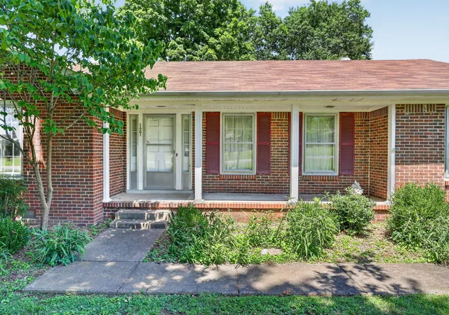 Photo 3 of Single family home for sale at 127 Sherry Cir, Gallatin, TN 37066 | MLS# 3224577 | Listing updated on 2026-07-24