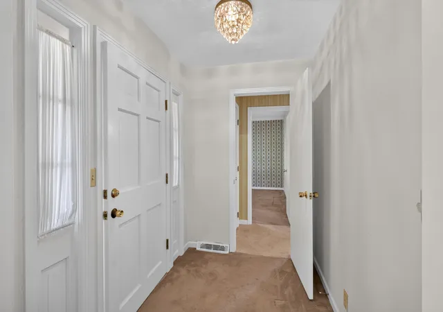 Photo 4 of Single family home for sale at 127 Sherry Cir, Gallatin, TN 37066 | MLS# 3224577 | Listing updated on 2026-07-24