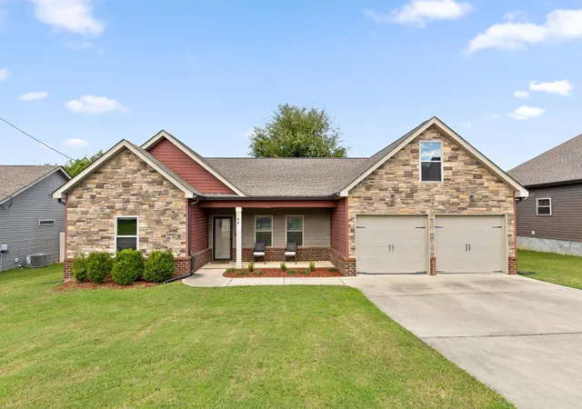 Photo 3 of Single family home for sale at 144 Franklin Cir, Fort Oglethorpe, GA 30742 | MLS# 3176385 | Listing updated on 2026-10-08