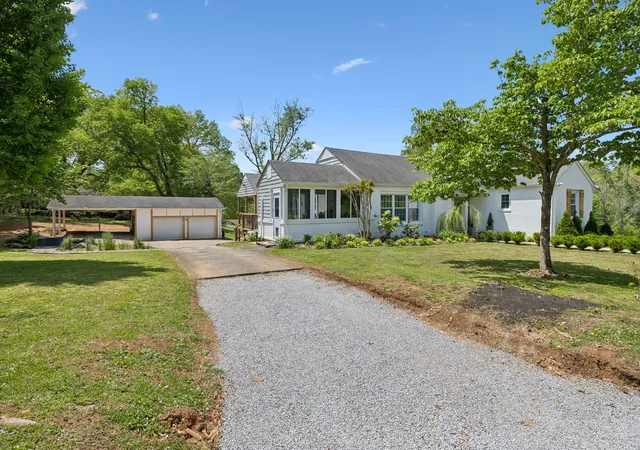 Photo 3 of Single family home for sale at 219 Rivermont Dr, Mc Minnville, TN 37110 | MLS# 3176650 | Listing updated on 2026-07-30