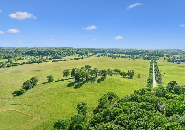 Photo 4 of Sale Pending at 3318 Hensley Cir, Franklin, TN 37064 | MLS# 3181910 | Listing updated on 2026-10-09