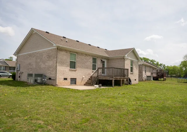 Photo 4 of Single family home for sale at 2008 Eisley Ln, Columbia, TN 38401 | MLS# 3178348 | Listing updated on 2026-09-03