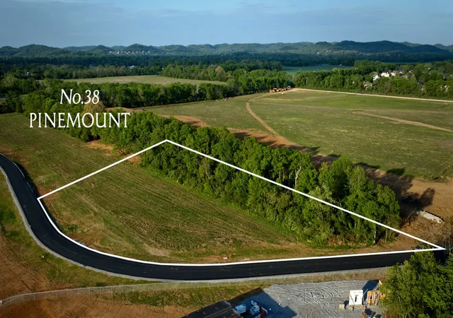 Photo 2 of Sale Pending at 4001 Southrop Rd, Franklin, TN 37069 | MLS# 3176531 | Listing updated on 2026-09-12