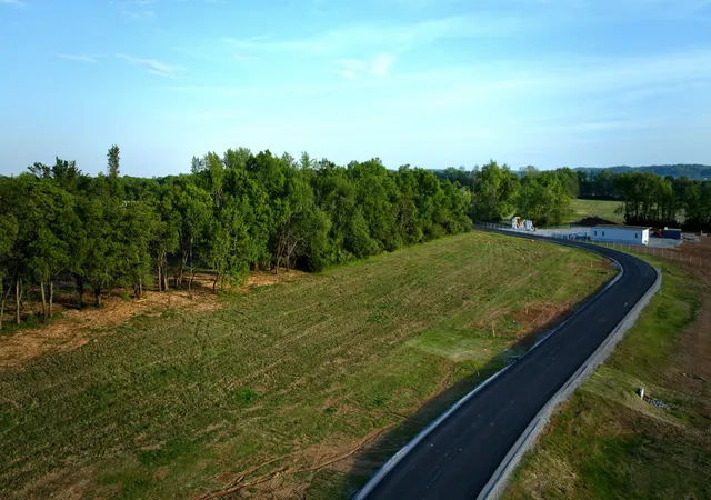Photo 4 of Sale Pending at 4001 Southrop Rd, Franklin, TN 37069 | MLS# 3176531 | Listing updated on 2026-09-12