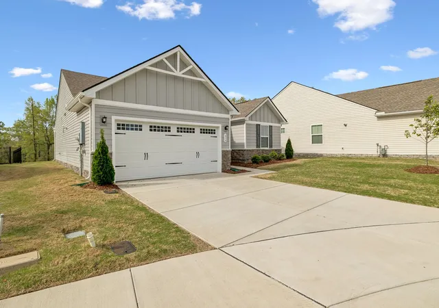 Photo 3 of Single family home for sale at 616 Streamview Dr, White House, TN 37188 | MLS# 3177656 | Listing updated on 2026-10-02