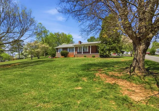 Photo 2 of Single family home for sale at 1605 College St, White Pine, TN 37890 | MLS# 3178131 | Listing updated on 2026-08-29