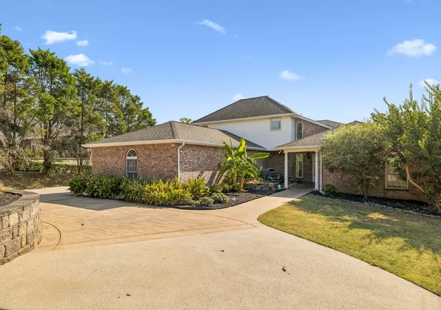 Photo 1 of Single family home for sale at 339 Lakeview Cir, Mount Juliet, TN 37122 | MLS# 3597019 | Listing updated on 2026-10-07