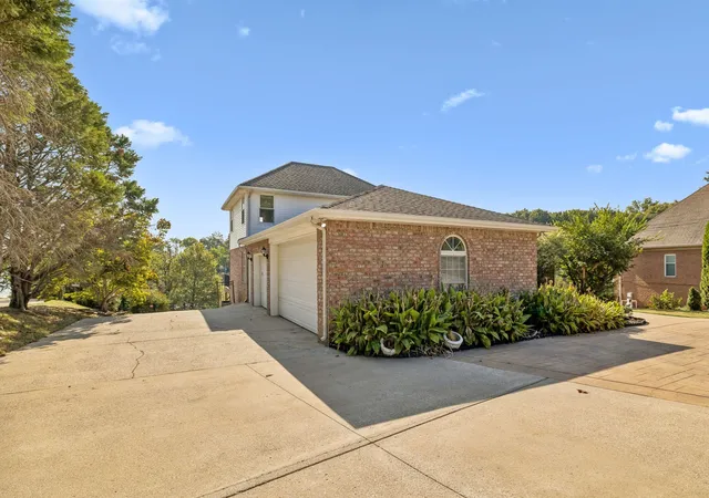 Photo 4 of Single family home for sale at 339 Lakeview Cir, Mount Juliet, TN 37122 | MLS# 3597019 | Listing updated on 2026-10-07