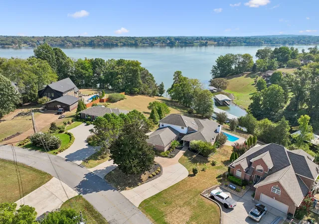 Photo 3 of Single family home for sale at 339 Lakeview Cir, Mount Juliet, TN 37122 | MLS# 3597019 | Listing updated on 2026-10-07