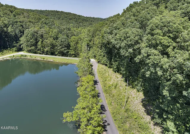 5th image of 748 Laurel Lake Circle, Madisonville, TN 37354 | MLS# 3270420