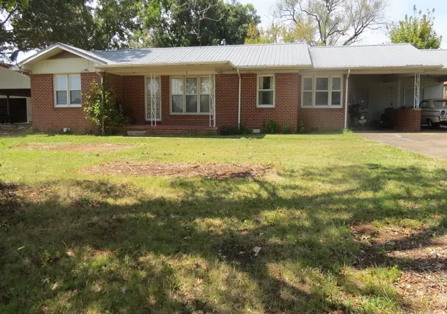 Photo 2 of Single family home for sale at 1318 Vise Loop, Decaturville, TN 38329 | MLS# 3177676 | Listing updated on 2026-09-25
