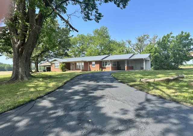 Homes for sale in Decaturville, TN | 1318 Vise Loop, Decaturville, TN 38329 | MLS# 3177676
