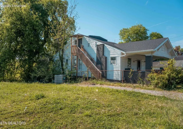2nd image of 2430 Parkview Ave, Knoxville, TN 37917