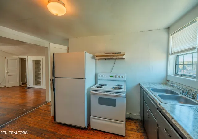 2nd image of 2430 Parkview Ave, Knoxville, TN 37917 | MLS# 3304502