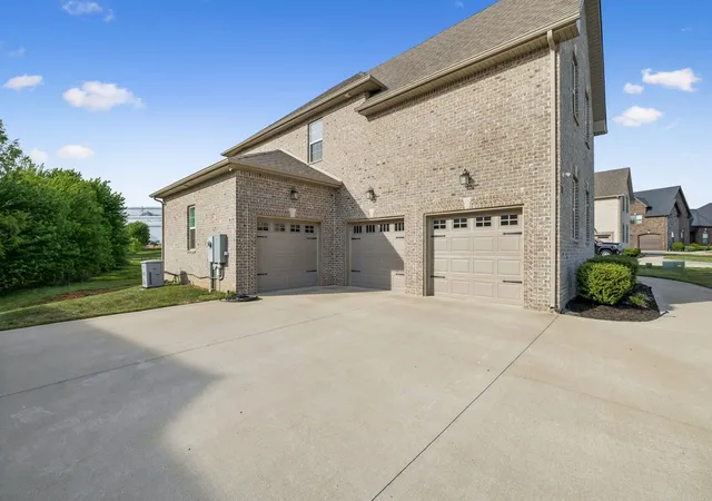 4th image of 333 Clarabelle Ln, Clarksville, TN 37040 | MLS# 3178754