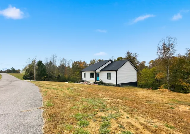 Homes for sale in Centerville, TN | 4310 Surji Cir, Centerville, TN 37033 | MLS# 3181165