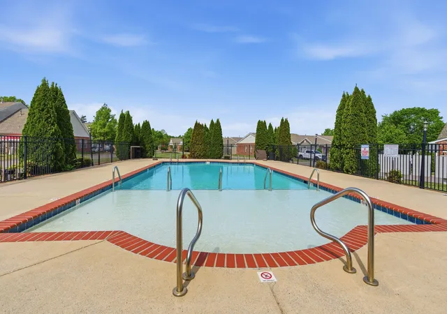 Homes for sale in Mount Juliet, TN | 1040 Charlie Daniels Pkwy, Mount Juliet, TN 37122 | Houzeo