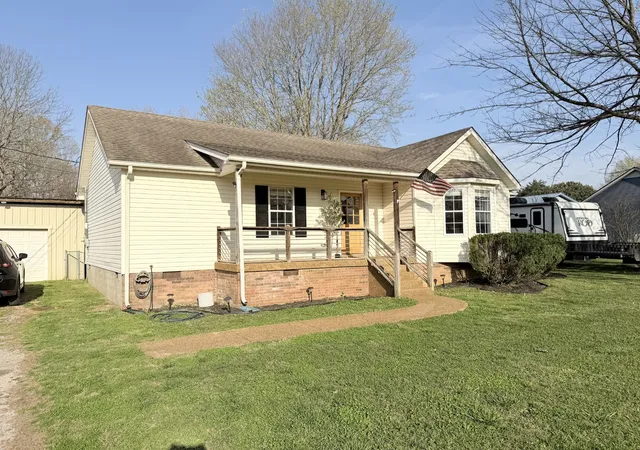 1st image of 3833 Hearthstone Dr, Chapel Hill, TN 37034 | MLS# 3178298
